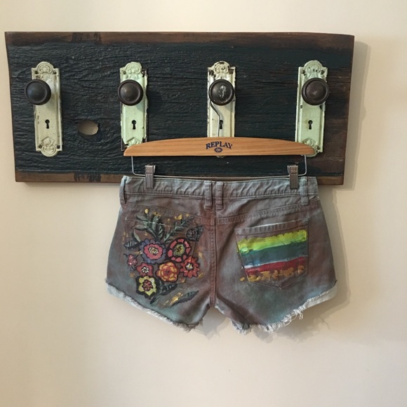 Tommy Hilfiger Hand-Painted Jean Shorts Size 26 - Picture 4 of 10